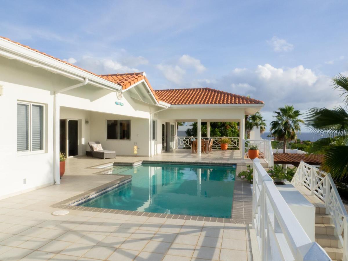 Villa Happy View Willibrordus Екстер'єр фото